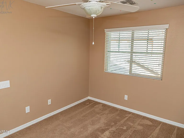 2162 W Scully Dr — Photo 30