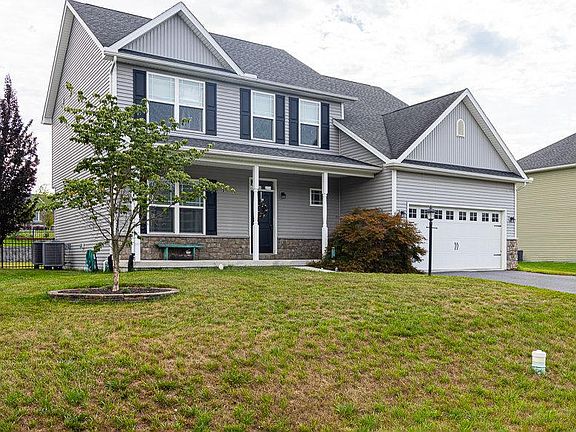 3rd image of 1341 Emilys Ct