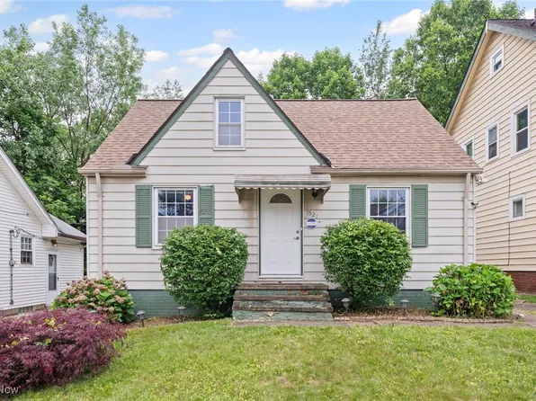 1521 Amberley Ave, Cleveland, OH 44109