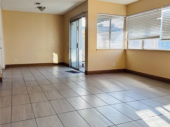 2nd image of 3909 Blackford Pl