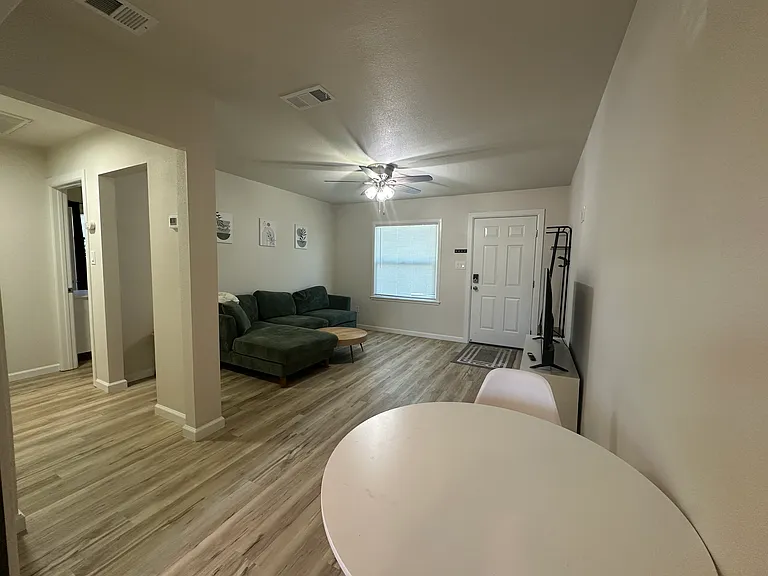 524 B St — Photo 15