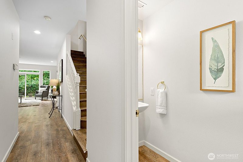 3rd image of 21616 9th Avenue SE #C105