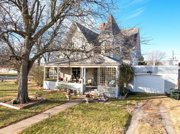 905 Pine St, La Crosse, KS 67548