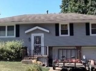 8001 Sunset Cir, Grandview, MO 64030