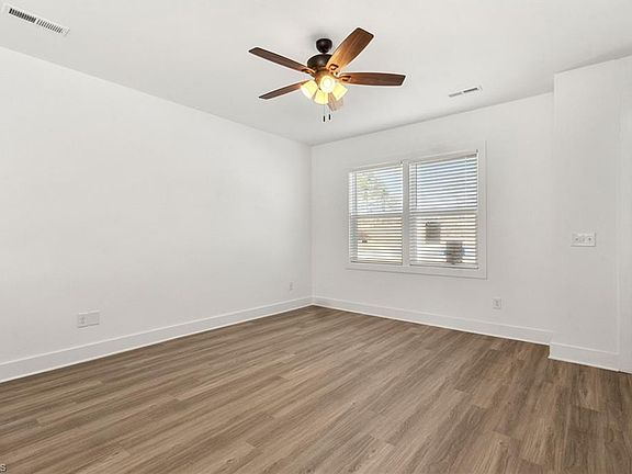 3rd image of 119 Indian Wells Ct