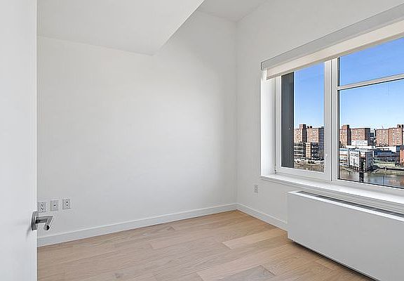 4th image of 445 Gerard Ave #W227