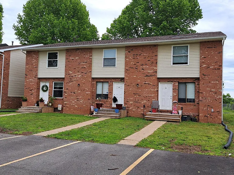 Evergreen Apartments & Townhouses in Belpre, OH — Photo 24