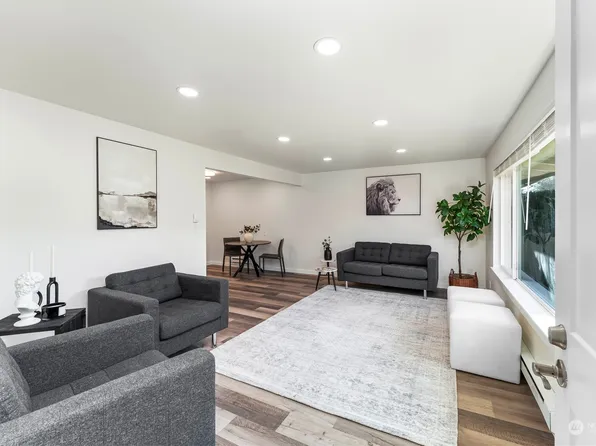 1302 Cascade Drive #2, Everett, WA 98203