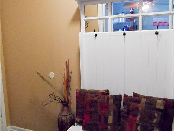 2nd image of 122 Briarmeadow Dr