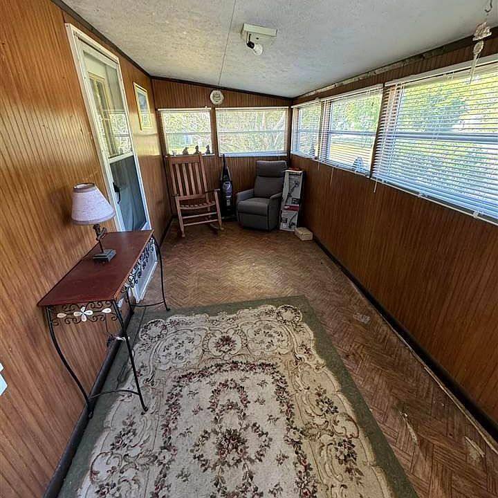 2nd image of 754 Mount Calvary Rd