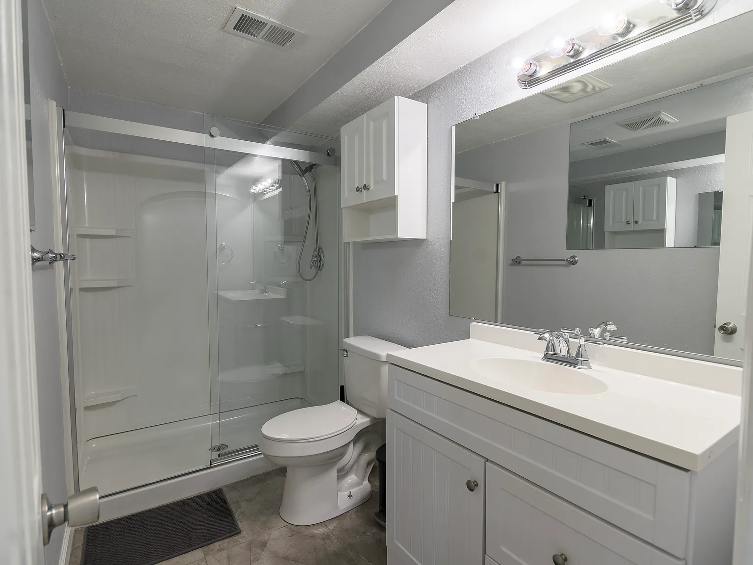 6 bed, 2400 sqft, $900 — Photo 4