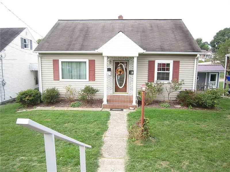 189 Carnation St photo 1