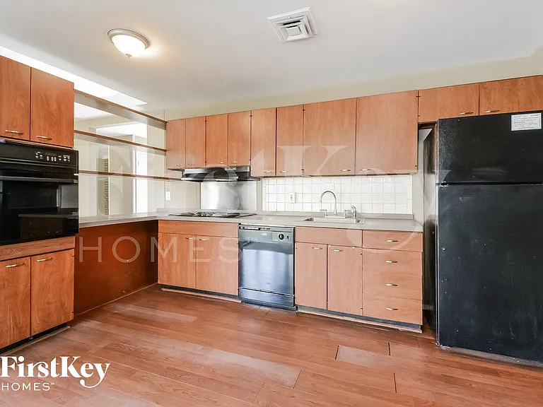 2405 Brook Dr — Photo 7