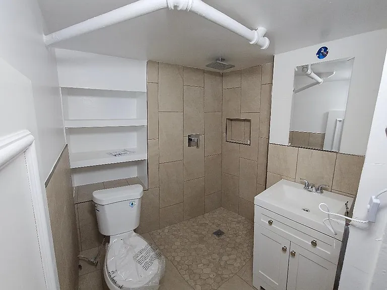 9541 Haines Canyon Ave — Photo 5