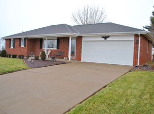 2334 Saint Charles Dr, Quincy, IL 62305