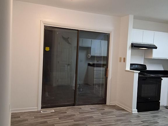 4th image of 6014 Farm Gate Rd