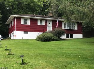 32 Vienna Hills Rd, Hackettstown, NJ 07840