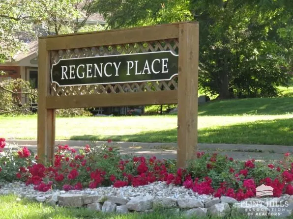 1109 Country Club Ln, Junction City, KS 66441