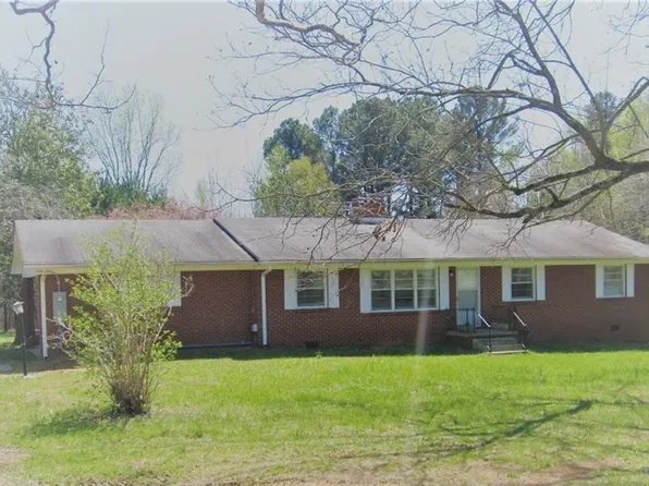 7962 Sylvan Rd, Liberty, NC 27298