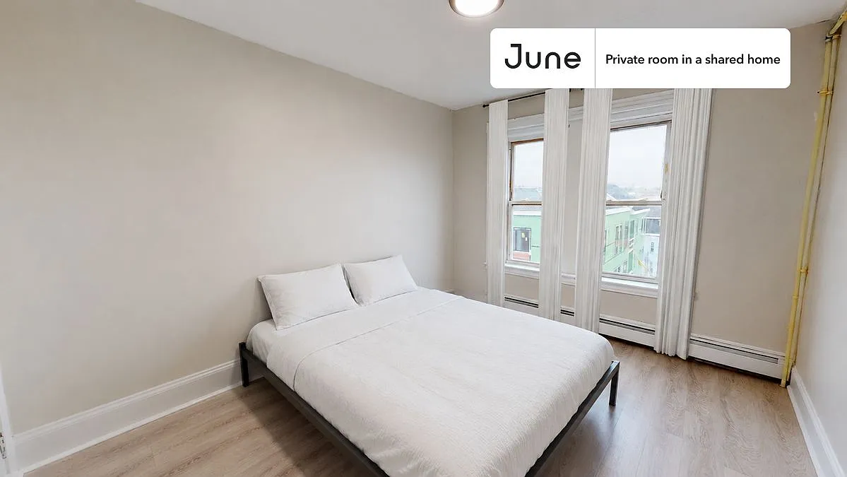 Full bedroom in 4 bed/1 bath home in Allston #1421 D — Photo 1
