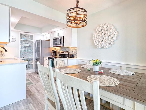 4th image of 898 Buttonwood Dr APT 104