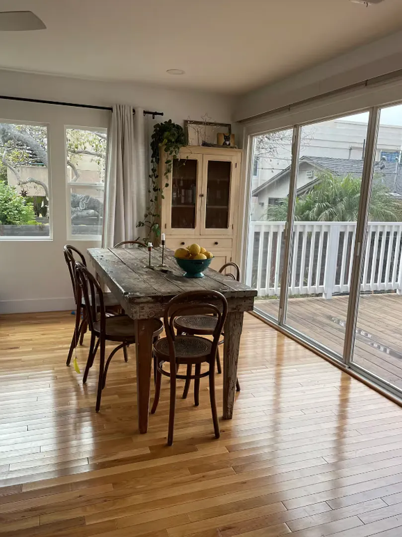 2 Bedroom Cottage Just Blocks from the Beach in Ocean Beach — Photo 4