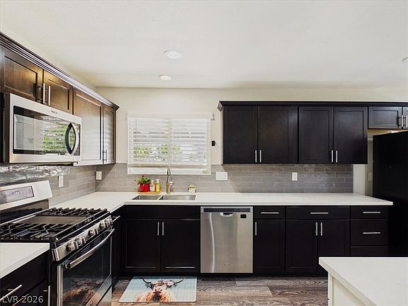 3rd image of 2402 El Tesoro Ct