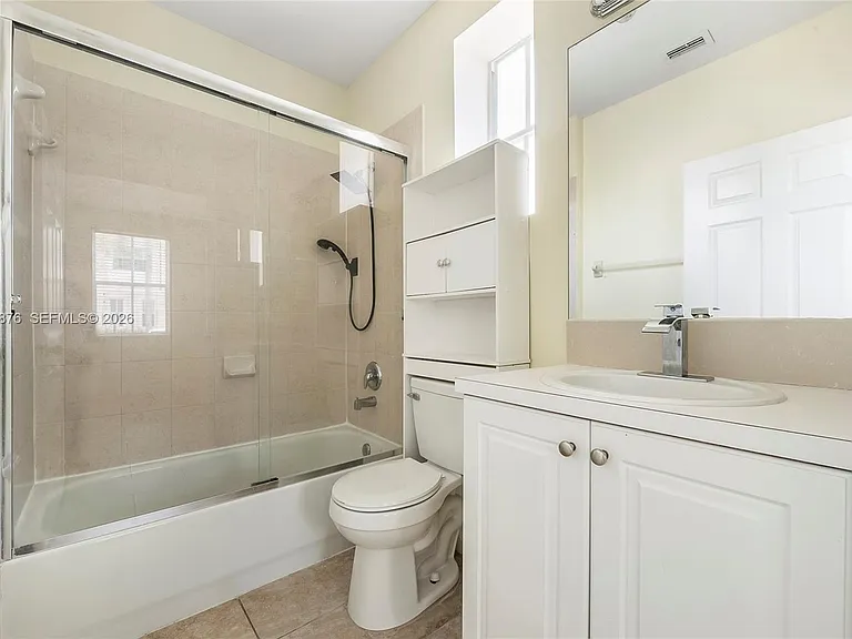 230 SE 29th Ave #1 — Photo 11