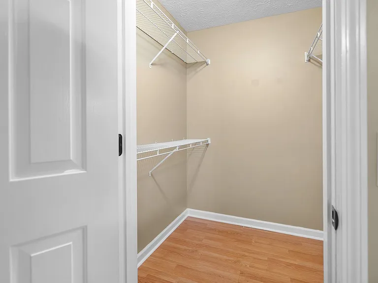 105 Walnut Ct — Photo 14