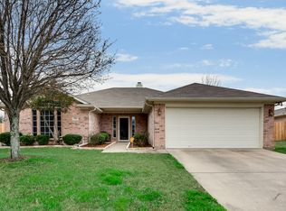 905 White Clover Ct, Burleson, TX 76028