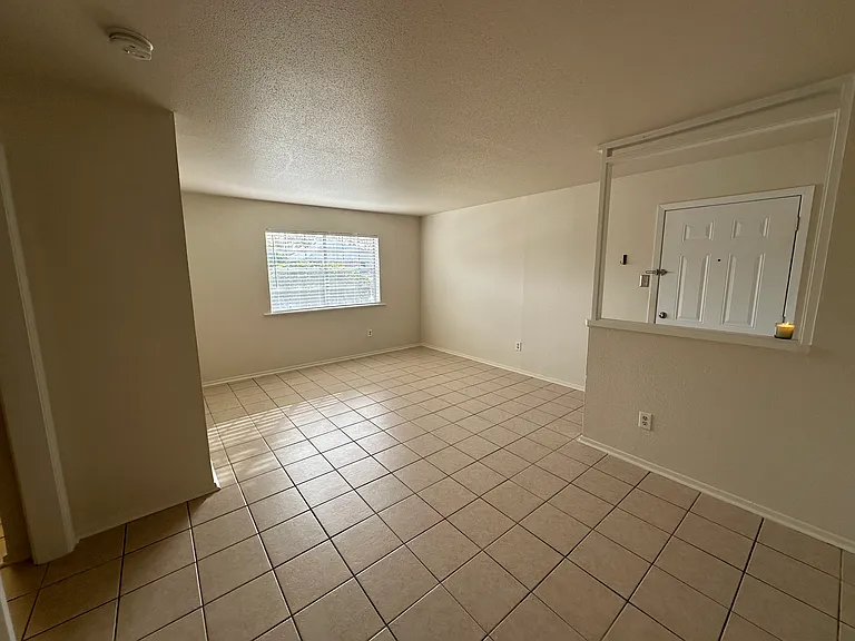 3121 Johnston St #114 — Photo 22