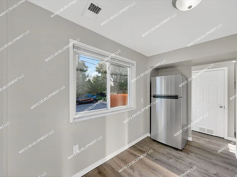 12862 Georgiana Ave — Photo 6