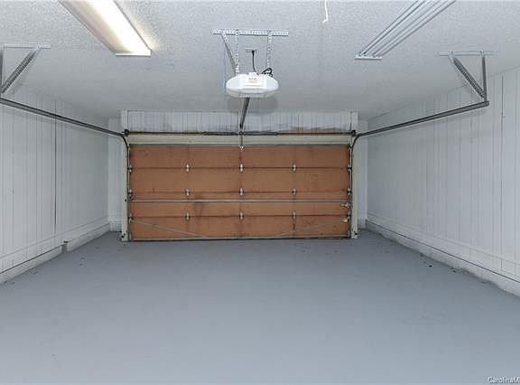 3rd image of 9409 Glenwater Dr