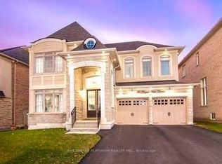 34 Royal West Dr, Brampton, ON L6X 2M4