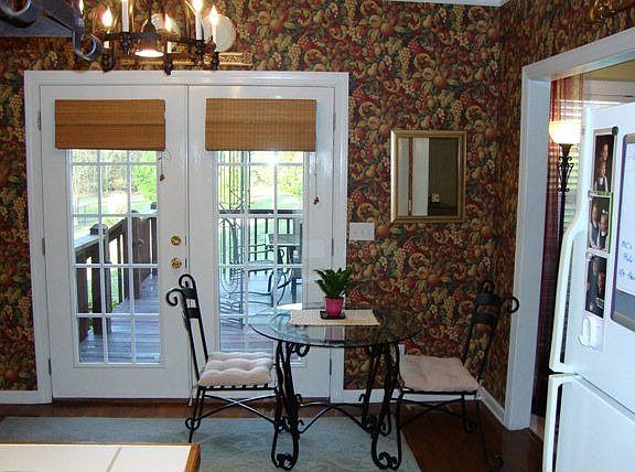 (Breakfast Area)