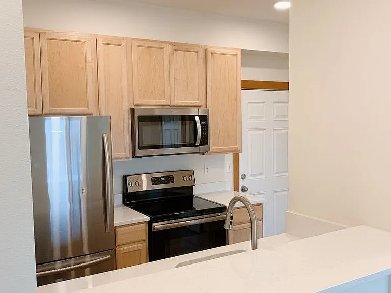 1111 N Forest St — Photo 52