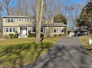 63 Fox Den Rd, Mount Kisco, NY 10549