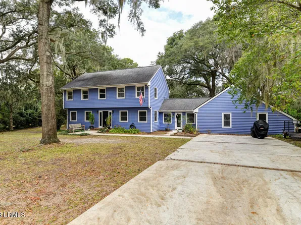 9 Lake Ct, Beaufort, SC 29907