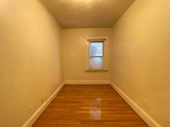 3rd image of 165 Hemenway St APT 7