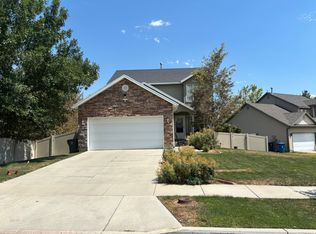 1914 N Thompson Pl W, Saratoga Springs, UT 84045