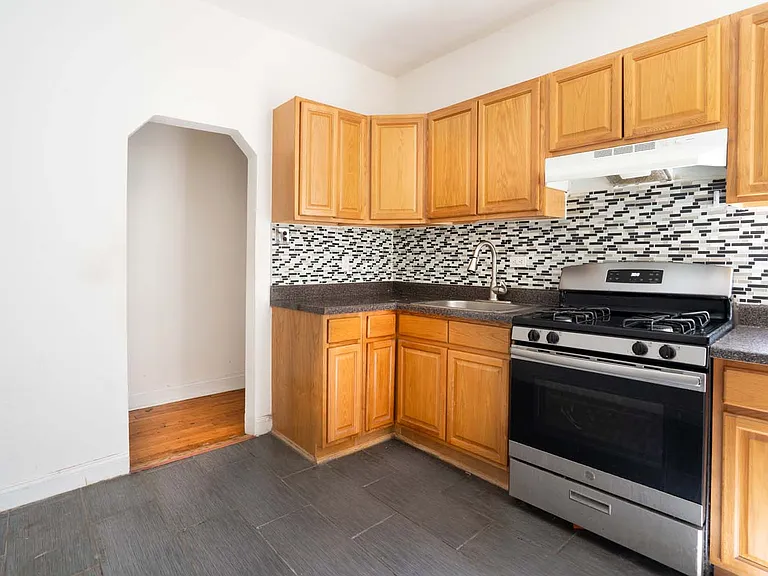 629 W 138th St #3D — Photo 6
