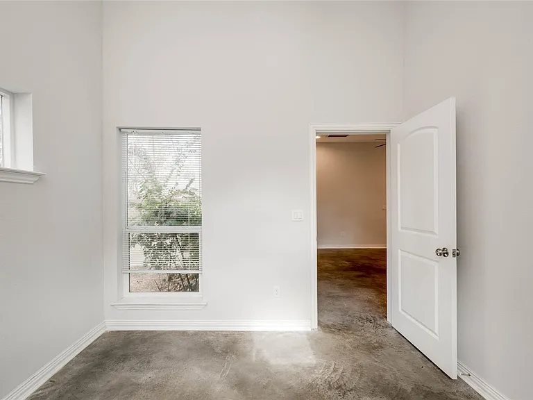 811 Gunter St #B — Photo 17