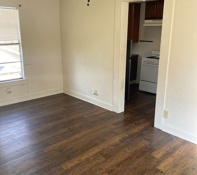 1st image of 3115 Milton St #1/2