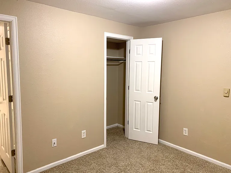 1700 Erin Ct #B — Photo 28