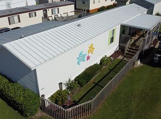 120 Mobile Dr #E, Atlantic Beach, NC 28512
