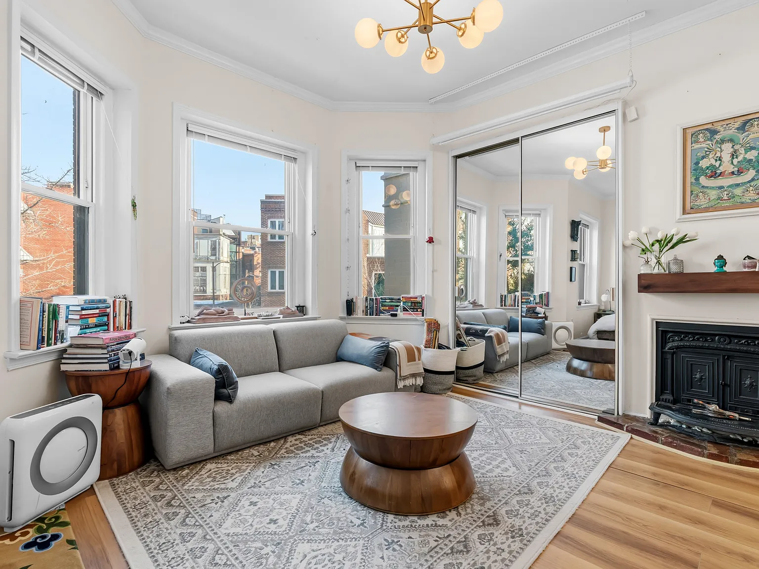 Studio, 500 sqft, $3,200 — Photo 2