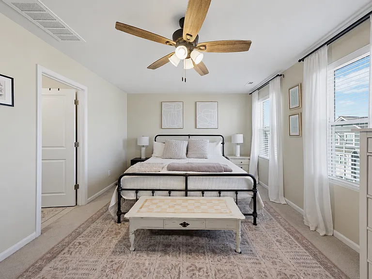 5933 Illuminate Ave — Photo 9