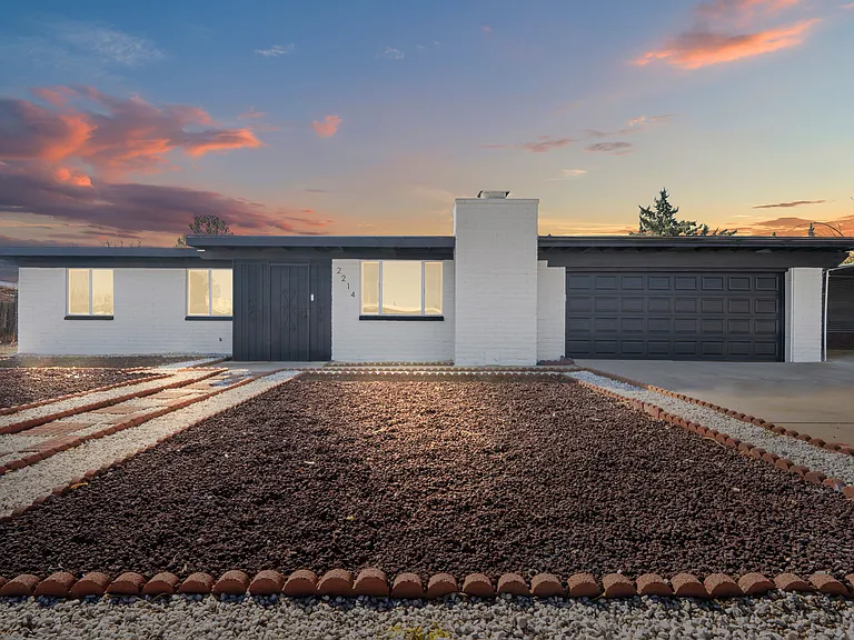 2214 Santa Rosa Dr — Photo 1