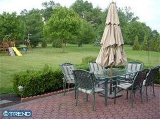 106 Conrad Ln, North Wales, PA 19454