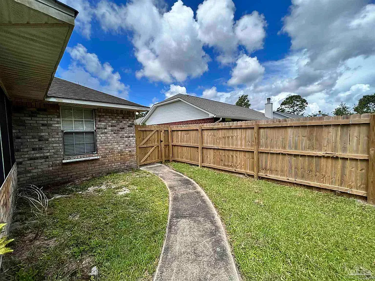 9046 Caribbean Dr — Photo 37